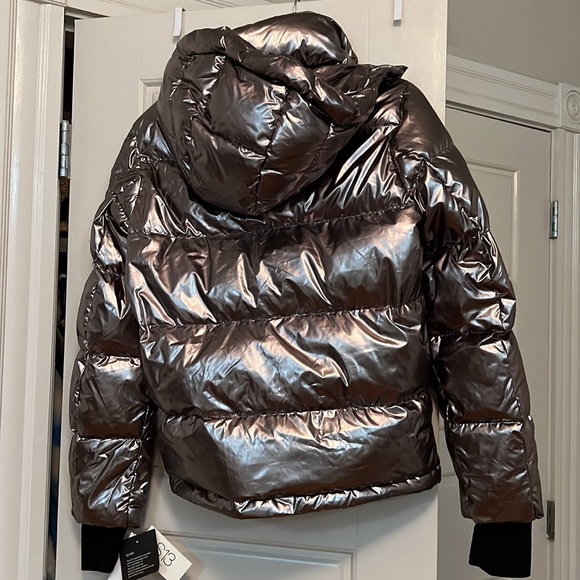 Metallic Puffer Jacket - Picture 3 of 5
